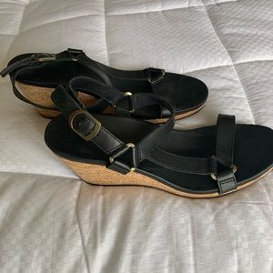 Teva cork wedges black